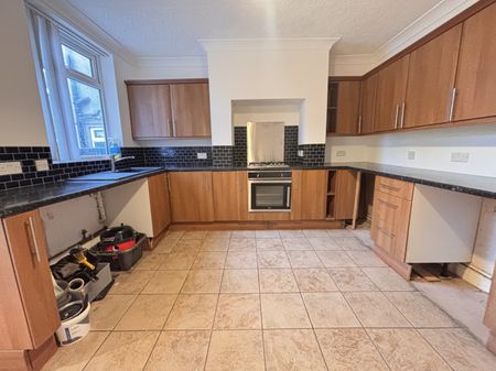 Titchfield Street, Mansfield, NG19 - Photo 2