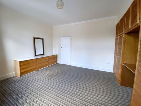 3 Bed End Terrace, Chesley Gardens, E6 - Photo 3