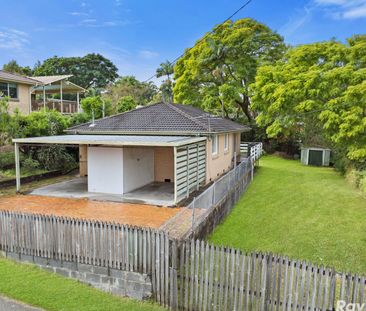 Located Near Everything! The Perfect Family Home! - Photo 4