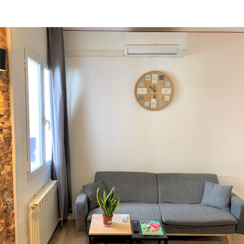 Cozy room in Mesón de Paredes - Photo 1