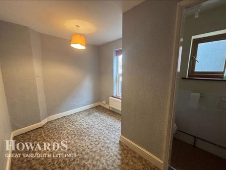 3 bedroom terraced house to rent - Photo 4