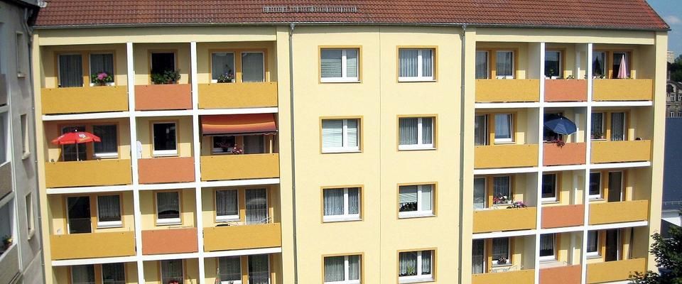 Schöne, großzügige 2-Raum-Wohnung im Zentrum von Hohenstein-Ernsthal - Photo 1