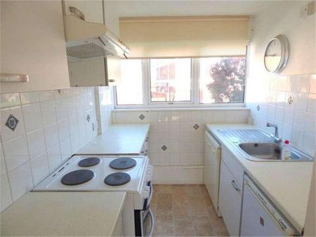 Elms Road, Wokingham, Berkshire, RG40 - Photo 2