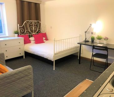 Studio to rent - Photo 6