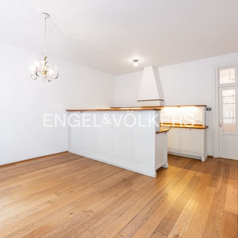 Pronájem bytu 5+1 a více 141 m² - Фото 1