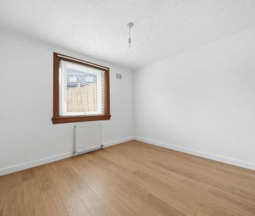 2 bedroom semi-detached bungalow to rent - Photo 6