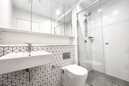 Modern Two Bedroom Apartment in Kogarah - Photo 4