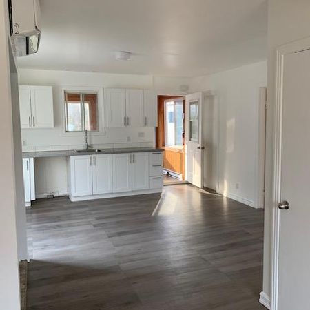 🏡 5½ à louer – Thermopompe, cour arrière et stationnement – Saint-Jérôme - Photo 4