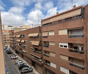 Valencia - Photo 1