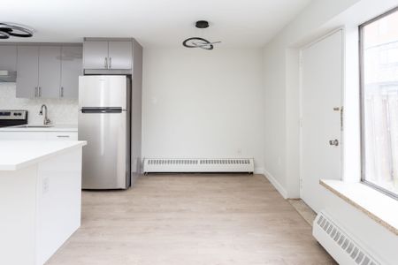 For Lease - 371 Lakeshore Road Unit# 105, Mississauga, Ontario - Photo 3