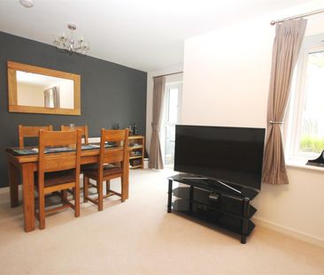 2 bedroom Flat to let - Photo 6