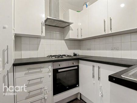 4 bedroom terraced house to rent - Photo 3