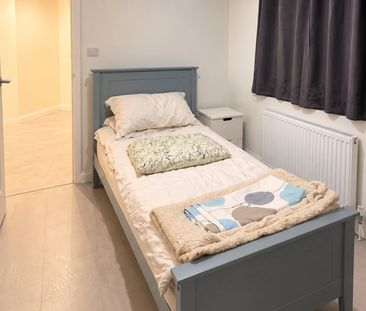 Room in a Shared Flat, Tilson Gardens, SW2 - Photo 1