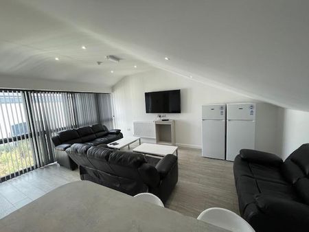 11 bedroom apartment to rent - Photo 3
