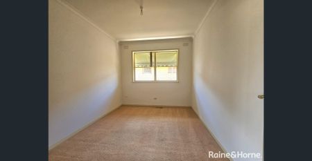 Charming Family Home in the heart of Melton! - Photo 2