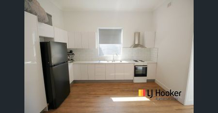 IMMACULATE RENOVATED ONE BEDROOM SEMI HOME! - Photo 5