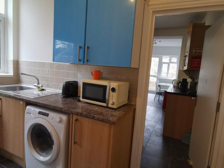 Studio to rent - Photo 5