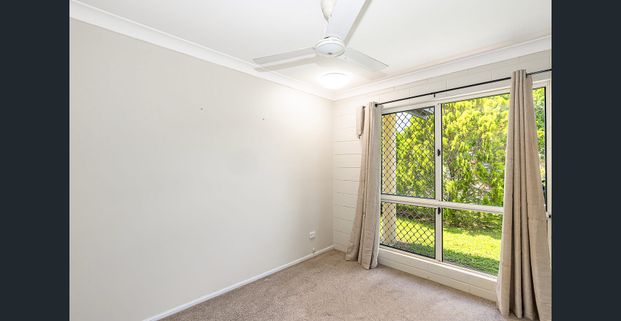 Perfect Family Retreat: Three-Bedroom Home with Shed & Solar Panels in Annandale! - Photo 1