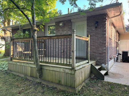 For Lease - 8 Redwood Court Unit# Upper, Barrie, Ontario - Photo 2