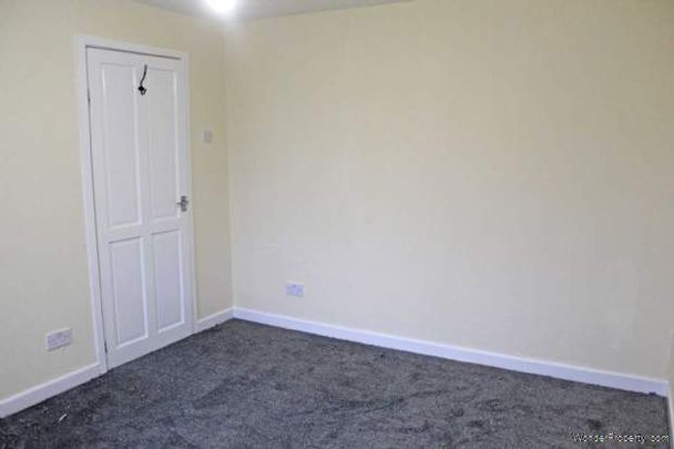 3 bedroom property to rent in Oldham - Photo 1