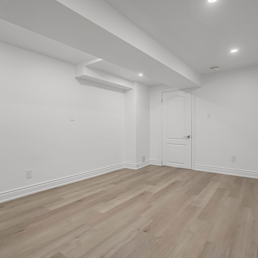 For Lease - 126 Slan Avenue, Toronto, Ontario - Photo 1