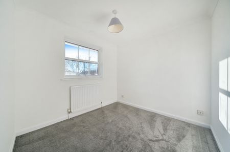 4 bedroom detached house to rent - Photo 5