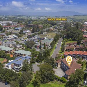 Townhouse Living in a Prime Location - Photo 3