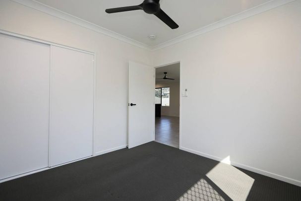 Modern Family Home - Fully Air Conditioned - Side Access - Photo 1