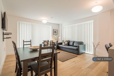 2 bedroom flat to rent - Photo 2