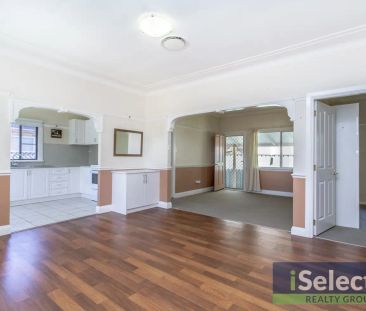 1/98 Woodriff Street, Penrith NSW 2750 - Photo 2