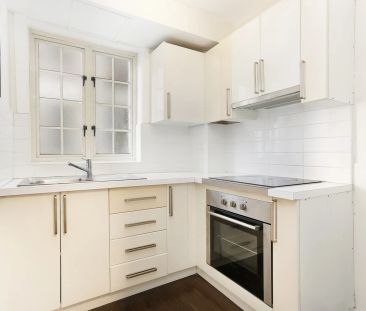 Stylish and Sophisticated One Bedroom in Surry Hills - Photo 5