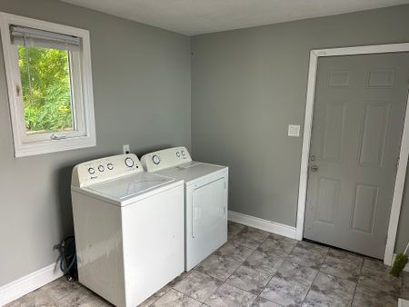 For Lease - 167.5 Grosvenor Avenue Unit# Lower, Hamilton, Ontario - Photo 2