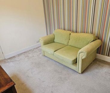 2 bedroom ground floor flat to rent - Photo 3