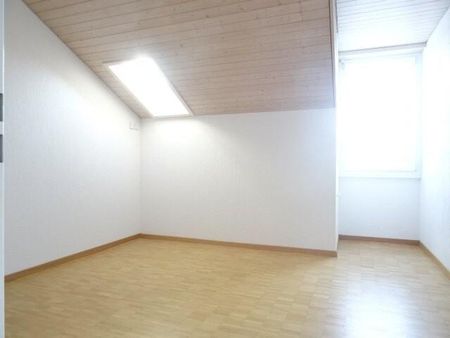 Moderne 4.5-ZW à 119m2 im DG mit Terrasse - Photo 4
