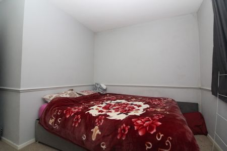 2 Bedroom Semi-Detached House - Photo 3