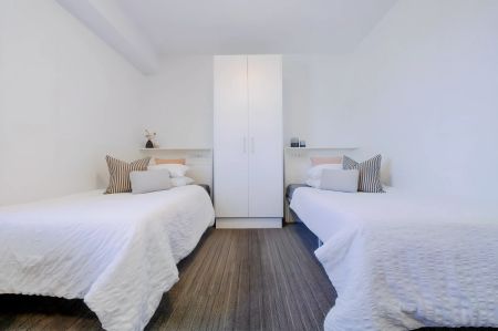 Deluxe Twin Share Studio(Mid floor Level 6-15) - Photo 5