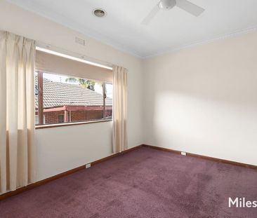 10 Cantala Avenue, Rosanna - Photo 3