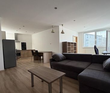 ARETÉ REAL - PRENÁJOM ZARIADENÉHO 2-IZBOVÉHO BYTU S PARKOVANÍM V PE... - Photo 1