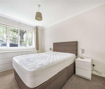 The Avenue, Beckenham, BR3 - Photo 1