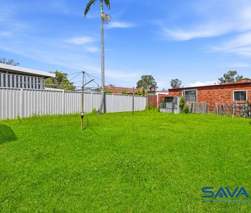 Bright & Welcoming 4-Bedroom Home! - Photo 4
