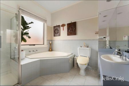 Williamstown - Photo 2