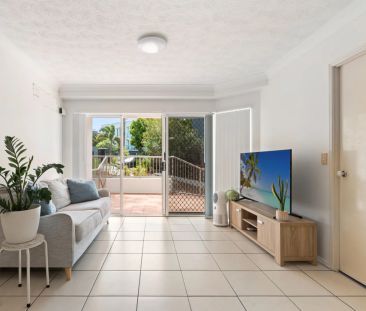 Coastal Charm Meets Convenience in the Heart of Miami - Photo 2