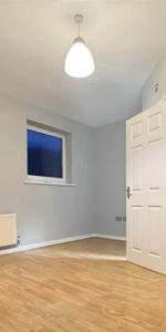 4 bedroom semi-detached house to rent - Photo 4