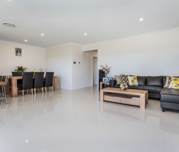 PERFECT LOCATION, 5KW SOLAR + DUCTED AIR CON - Photo 6