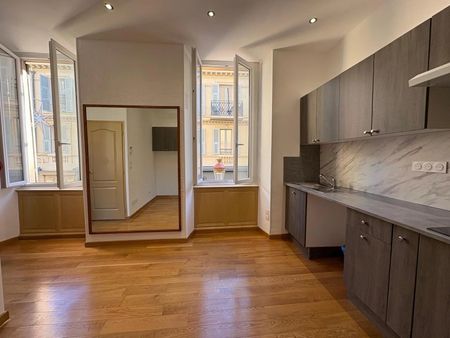 Location Appartement 2 pièces 25m² NICE 06100 - Photo 2