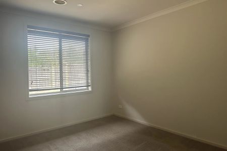 17 Yuruga Boulevard, Point Cook. - Photo 3