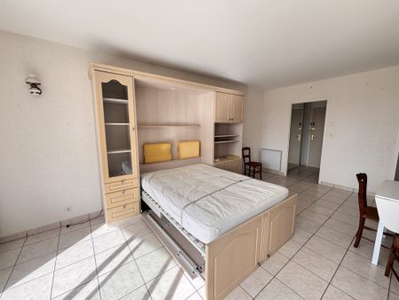 Location Appartement 2 pièces 49m² LES SABLES D OLONNE 85100 - Photo 5