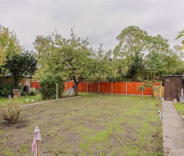 3 bedroom semi-detached bungalow to rent - Photo 6