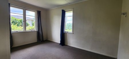 Family Home In Hillcrest - Photo 3