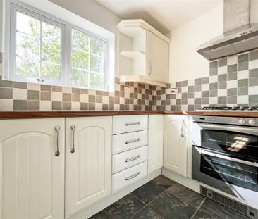 2 bedroom Maisonette to rent - Photo 6